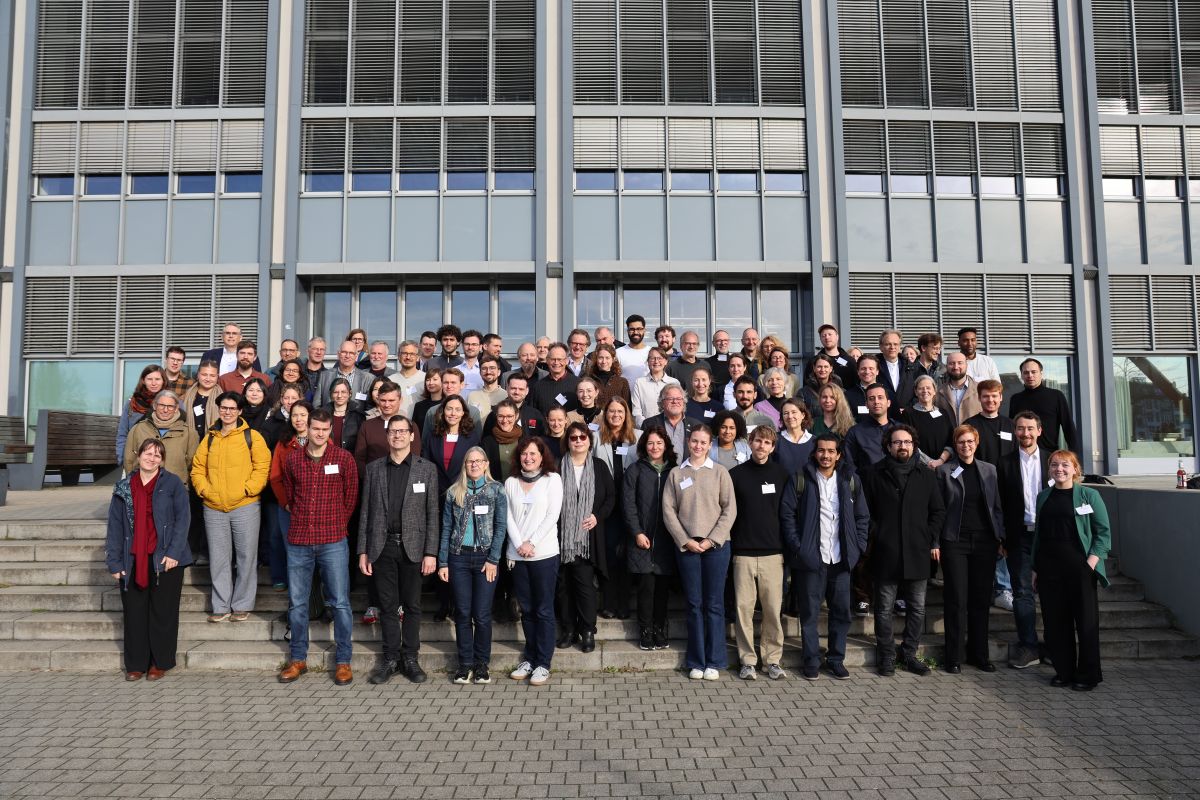 Teilnehmende des Statusseminars