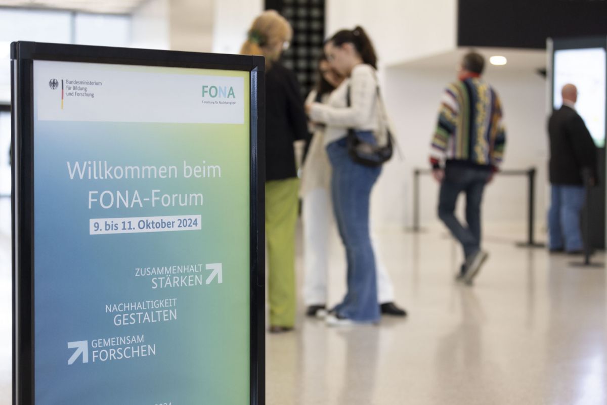 Schild FONA-Forum 2024 - 241009_BMBF_bundesfoto_Kurc_01